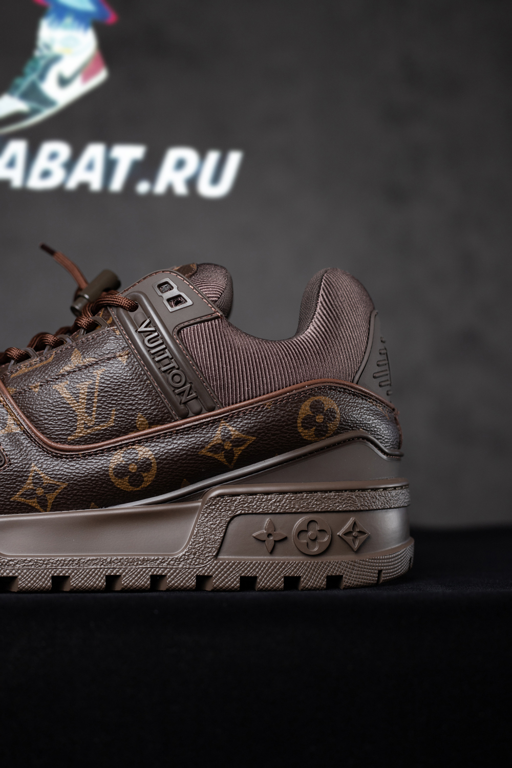 Louis Vuitton Trainer Maxi Sneaker 1AD7DT