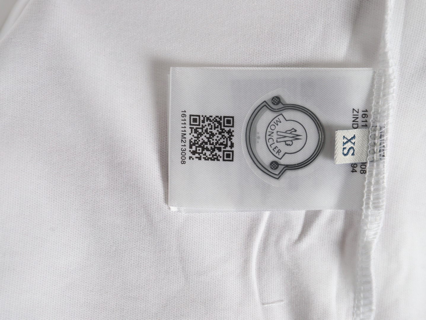 Moncler chest embossed logo print short sleeves