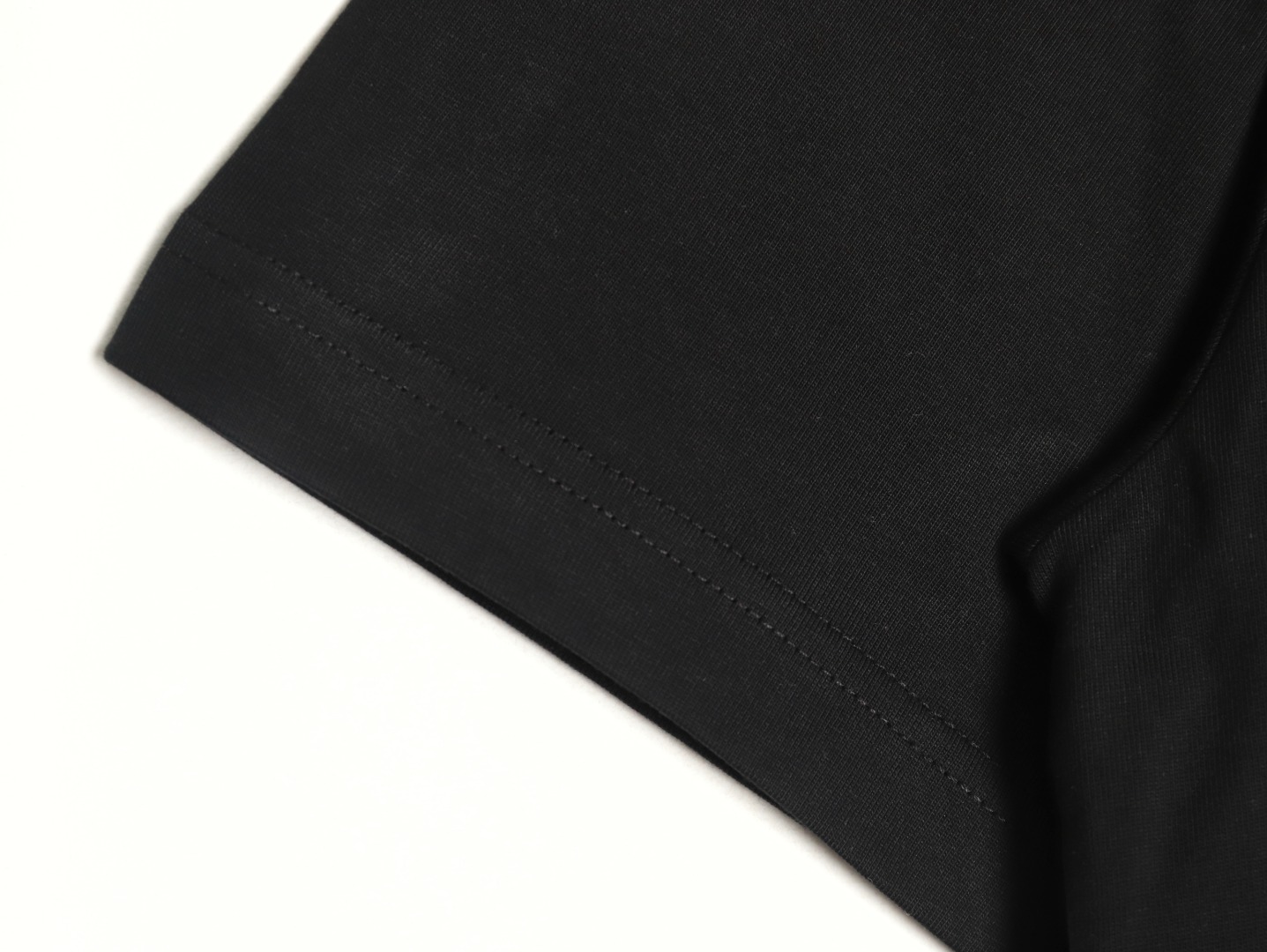 Gucci cursive logo embroidered short sleeves TSK1
