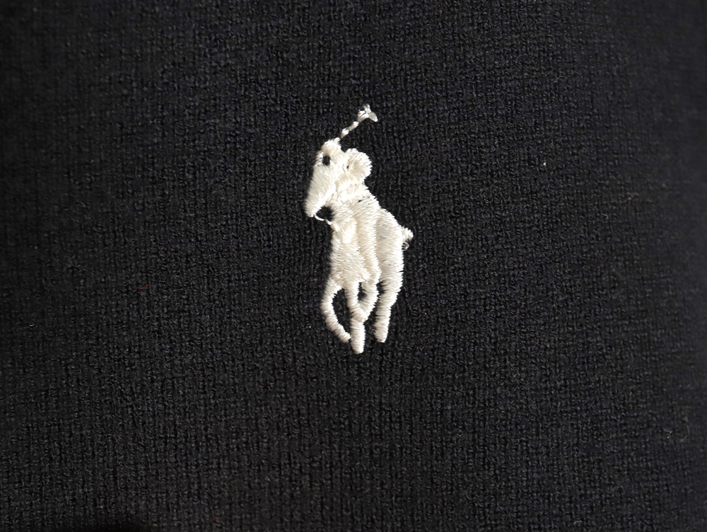 Ralph Lauren Women's Embroidered Logo Knit Vest TSK2