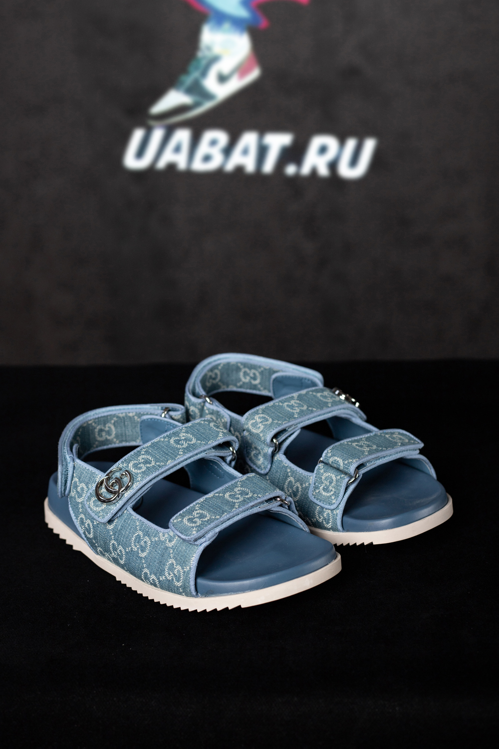 GUCCI SANDAL WITH DOUBLE G