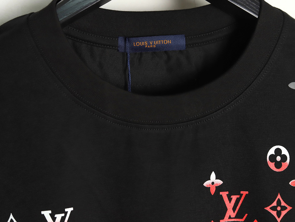 Louis Vuitton Gradient Digital Print Short Sleeve T-shirt TSK1