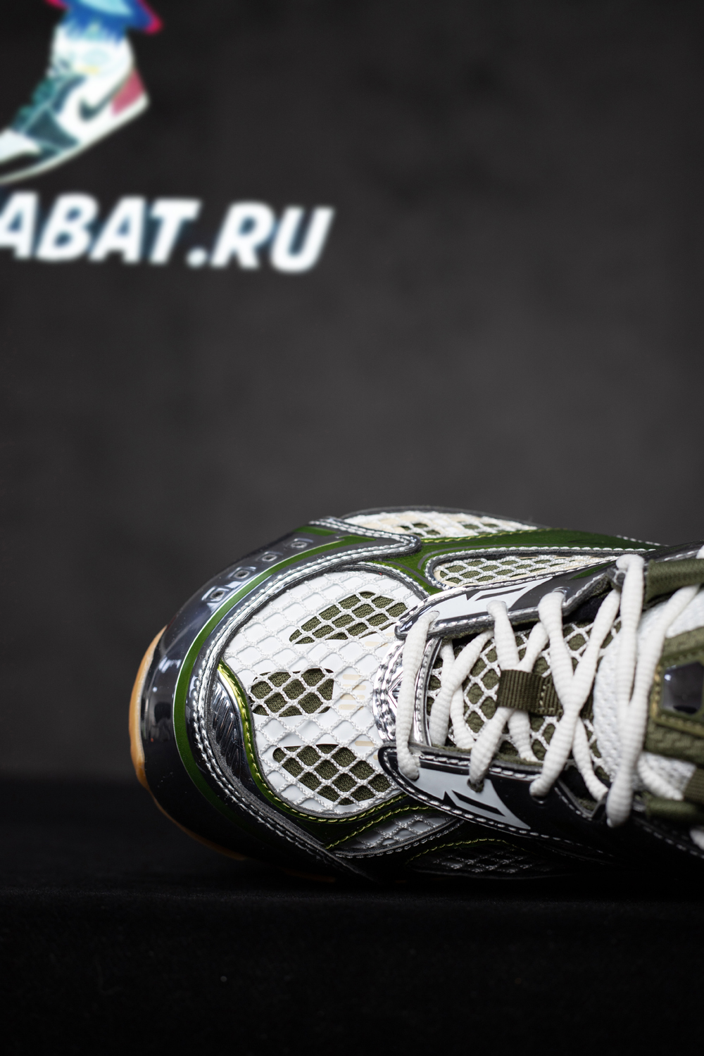Bottega Veneta Orbit Runner Sneaker 'Olive green'