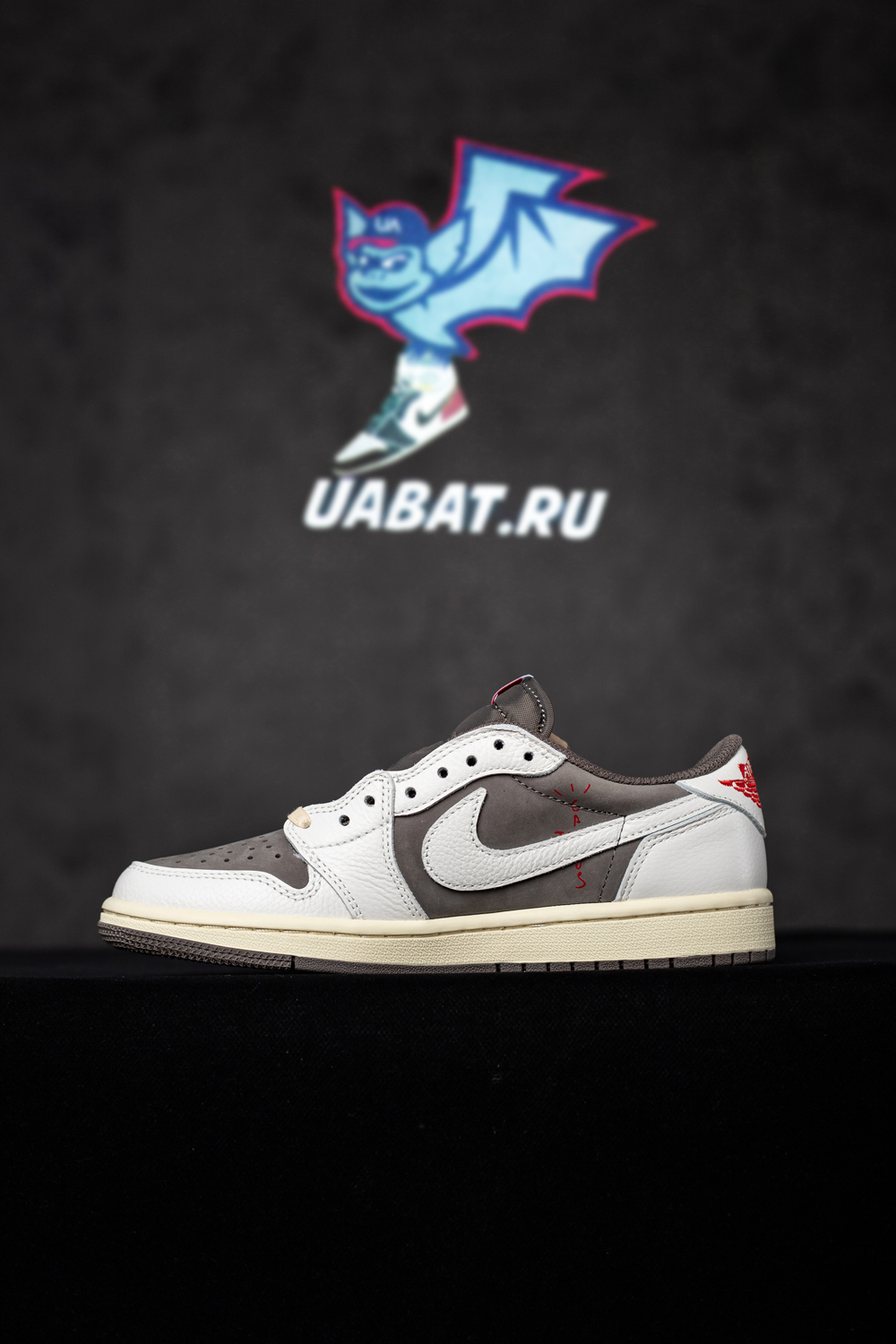 TRAVIS SCOTT X AIR JORDAN 1 LOW OG "REVERSE MOCHA"
