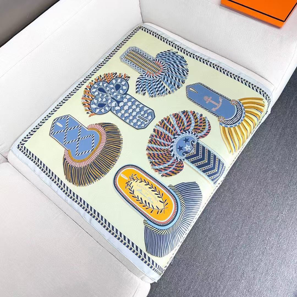 Hermès Epaulettes De Gala Double Face Scarf 90*90cm