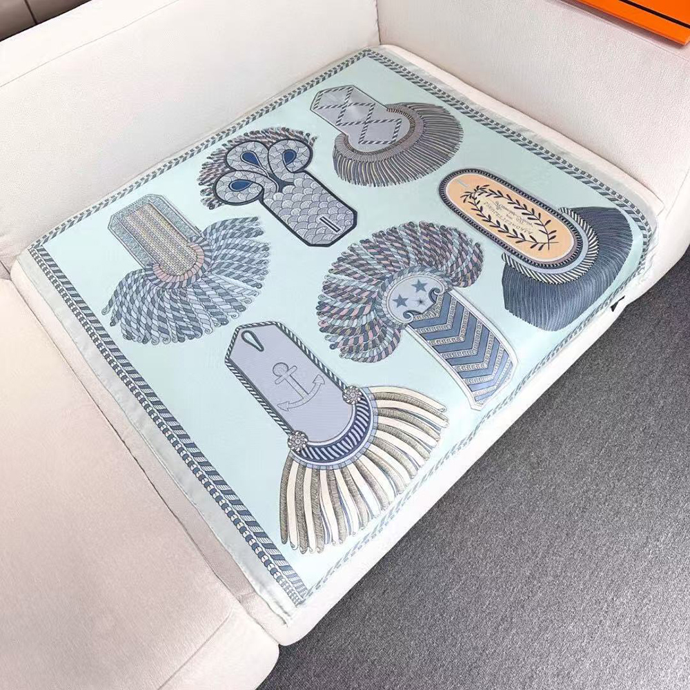 Hermès Epaulettes De Gala Double Face Scarf 90*90cm