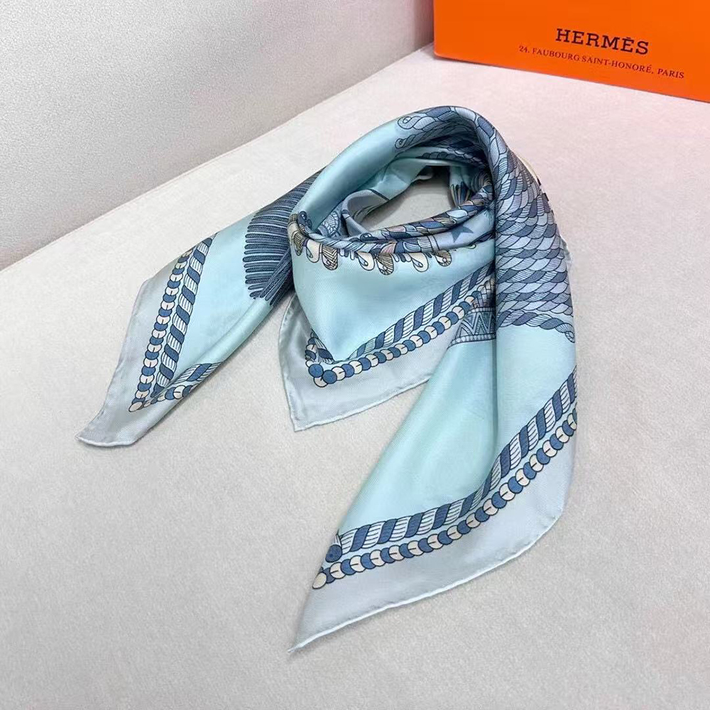 Hermès Epaulettes De Gala Double Face Scarf 90*90cm