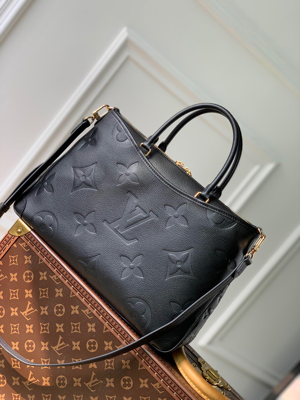 Louis Vuitton Bags M46487 36*22*9cm