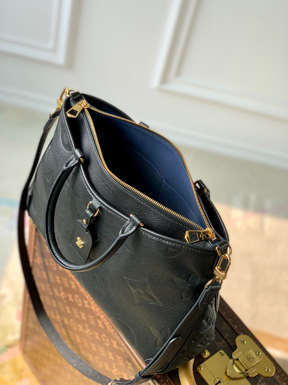 Louis Vuitton Bags M46487 36*22*9cm